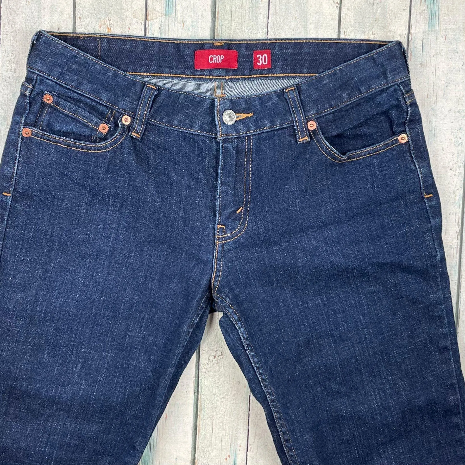 Ladies Levis Crop Denim Jean /Long Shorts   - Size 30